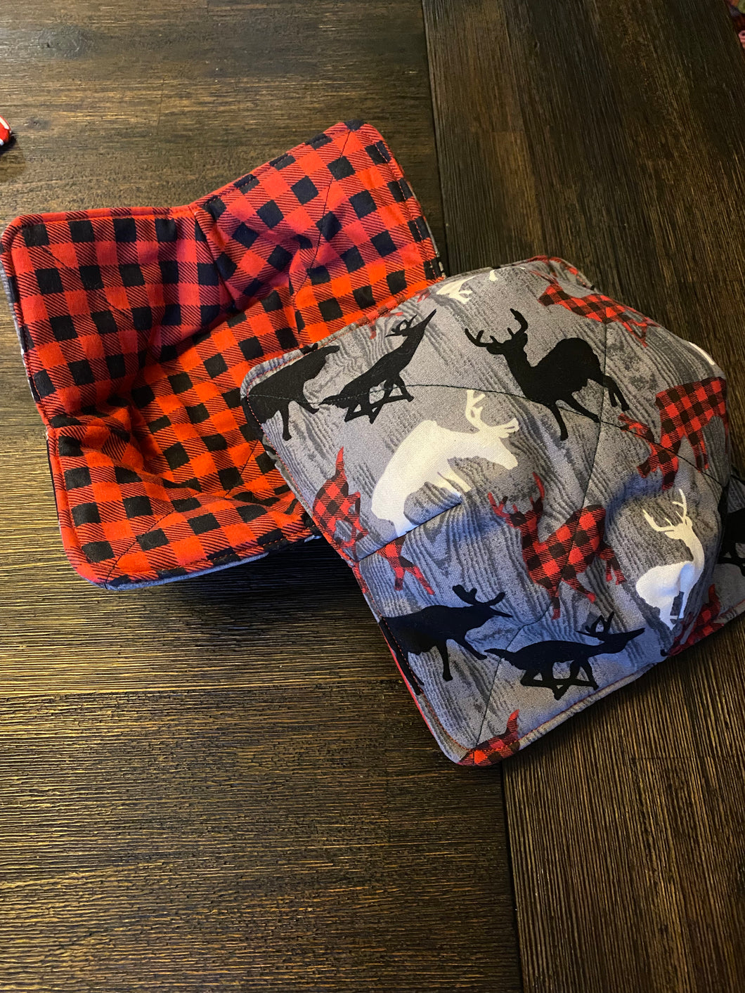 Buffalo Plaid Deer Medium Bowl Cozy - Assort Liners