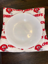 Load image into Gallery viewer, Kansas City Chiefs Large (28oz) Bowl Cozy
