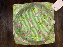 Load image into Gallery viewer, Flowers Green/Pink Medium Bowl Cozy - Assort Liners
