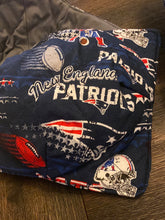 Load image into Gallery viewer, Patriots Medium (18oz) Bowl Cozy
